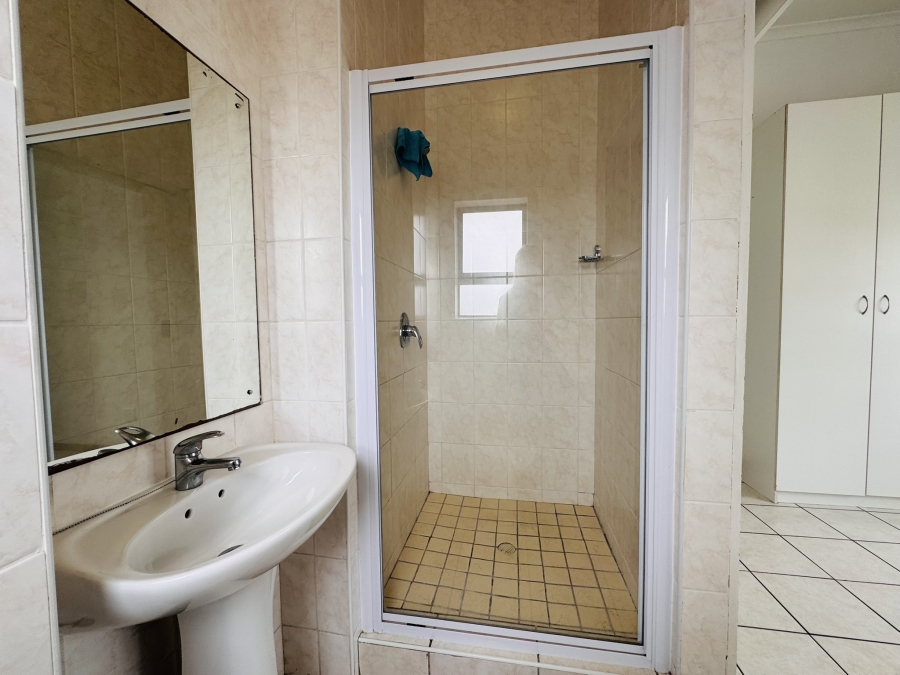 2 Bedroom Property for Sale in Admirals Park Western Cape